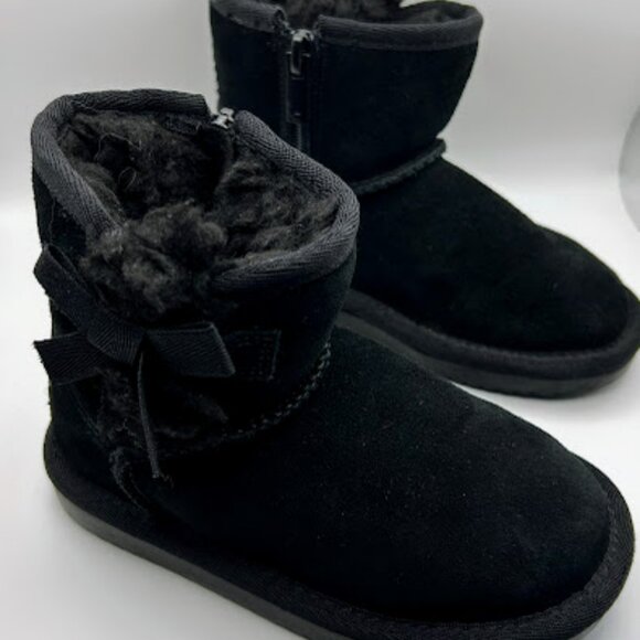 Koolaburra by Ugg 1090330 size 8 Toddlers VICTORIA SHORT BOOT Black Suede Bow - Picture 3 of 11